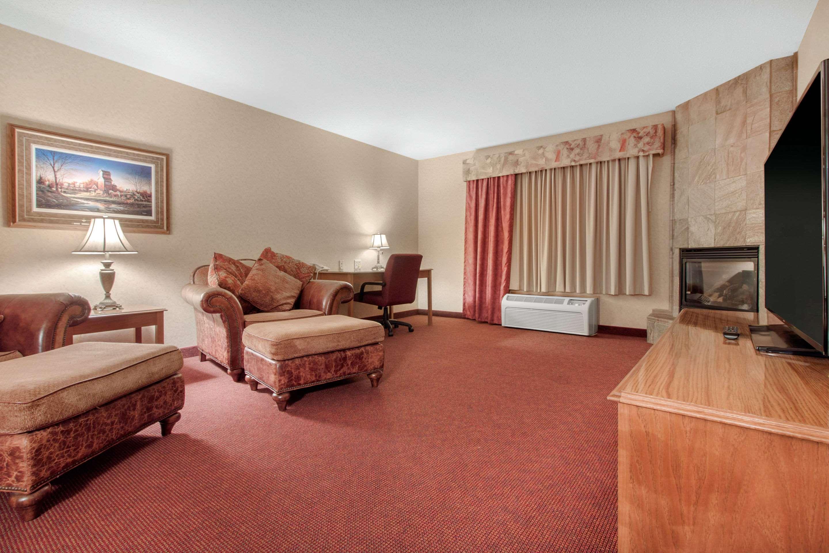 Norfolk Lodge & Suites, Ascend Hotel Collection Bagian luar foto